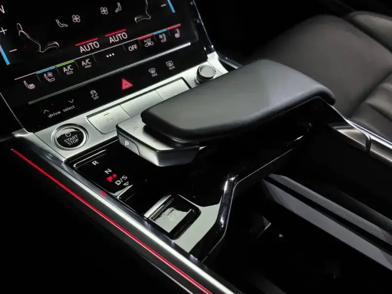 2022 Audi e-tron с пробегом 51 473 км