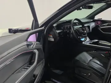 2022 Audi e-tron с пробегом 51 473 км