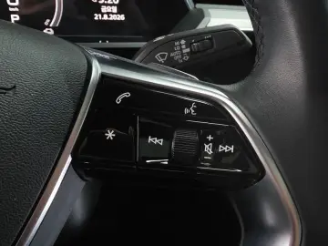 2022 Audi e-tron с пробегом 51 473 км