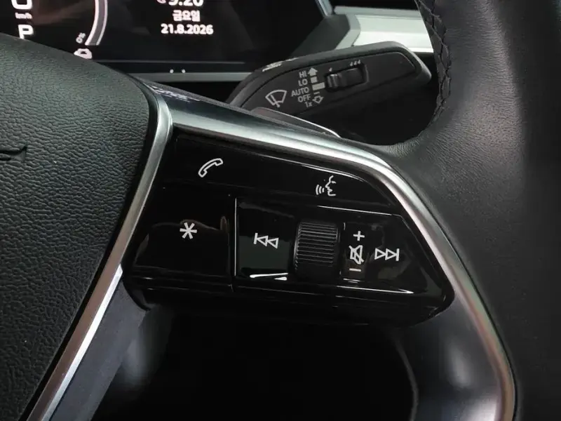 2022 Audi e-tron с пробегом 51 473 км