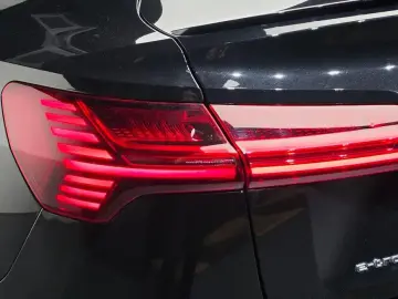 2022 Audi e-tron с пробегом 51 473 км