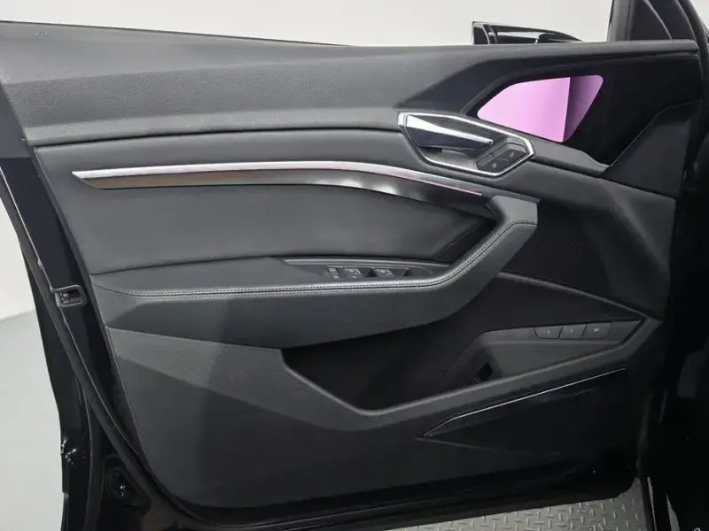 2022 Audi e-tron с пробегом 51 473 км