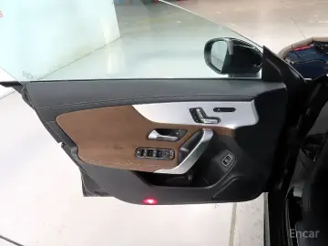 2025 Mercedes-Benz CLA с пробегом 26 км