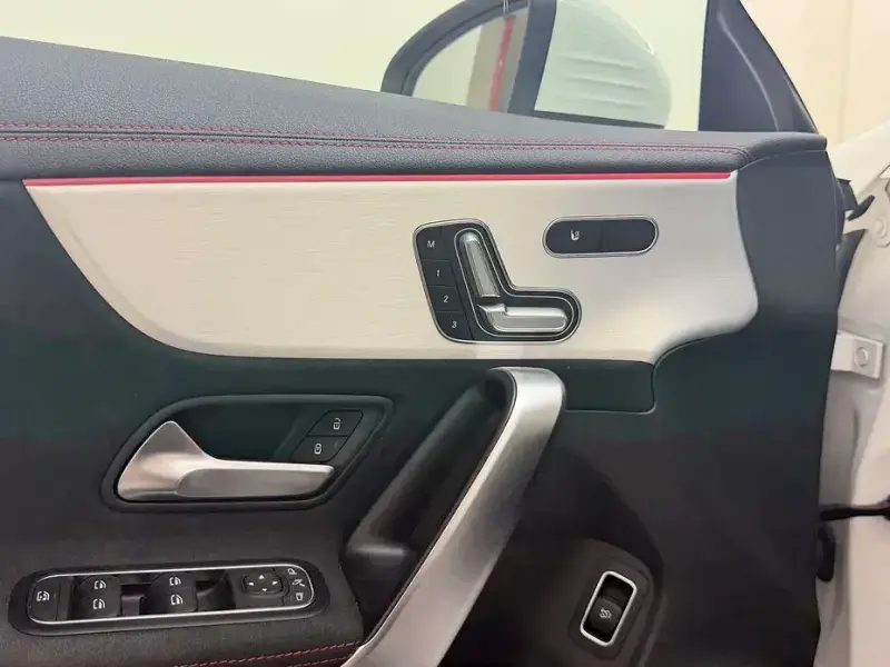 2025 Mercedes-Benz CLA с пробегом 12 183 км