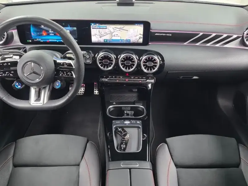 2025 Mercedes-Benz CLA с пробегом 10 334 км