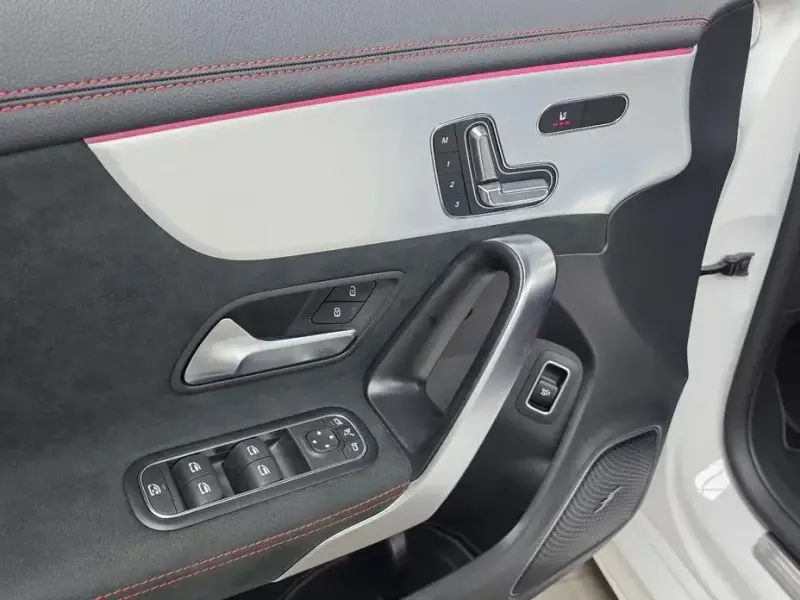 2025 Mercedes-Benz CLA с пробегом 10 334 км
