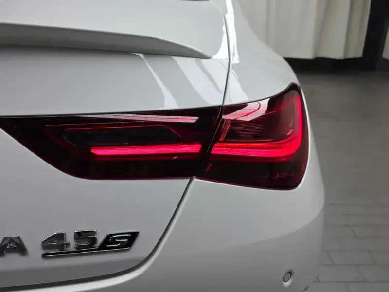 2025 Mercedes-Benz CLA с пробегом 10 334 км