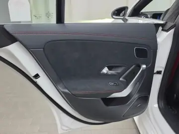2025 Mercedes-Benz CLA с пробегом 10 334 км