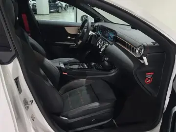 2026 Mercedes-Benz CLA с пробегом 1 012 км