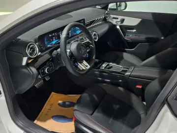 2026 Mercedes-Benz CLA с пробегом 1 012 км