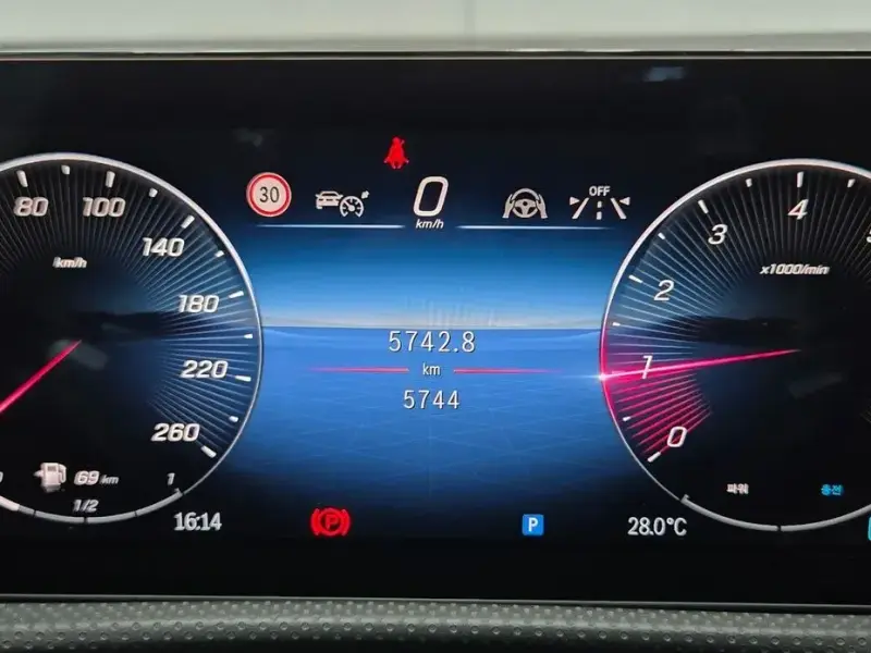 2026 Mercedes-Benz CLA с пробегом 5 744 км