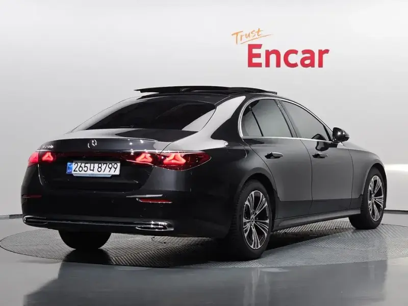 2025 Mercedes-Benz E-Класс с пробегом 18 631 км