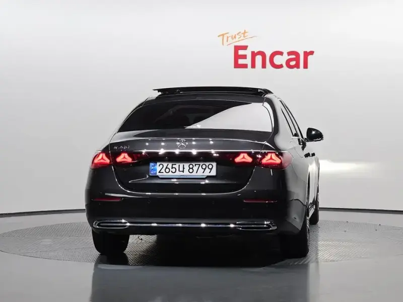 2025 Mercedes-Benz E-Класс с пробегом 18 631 км