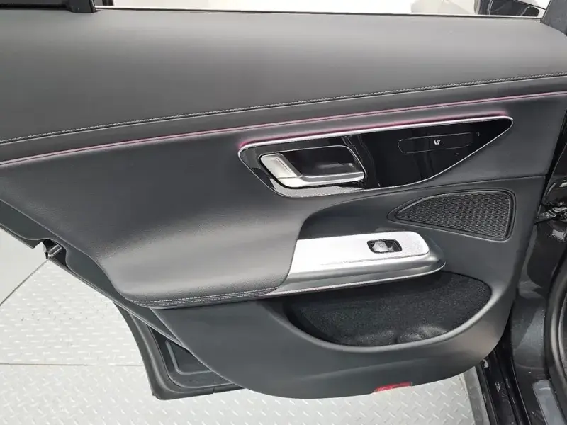 2025 Mercedes-Benz E-Класс с пробегом 18 631 км
