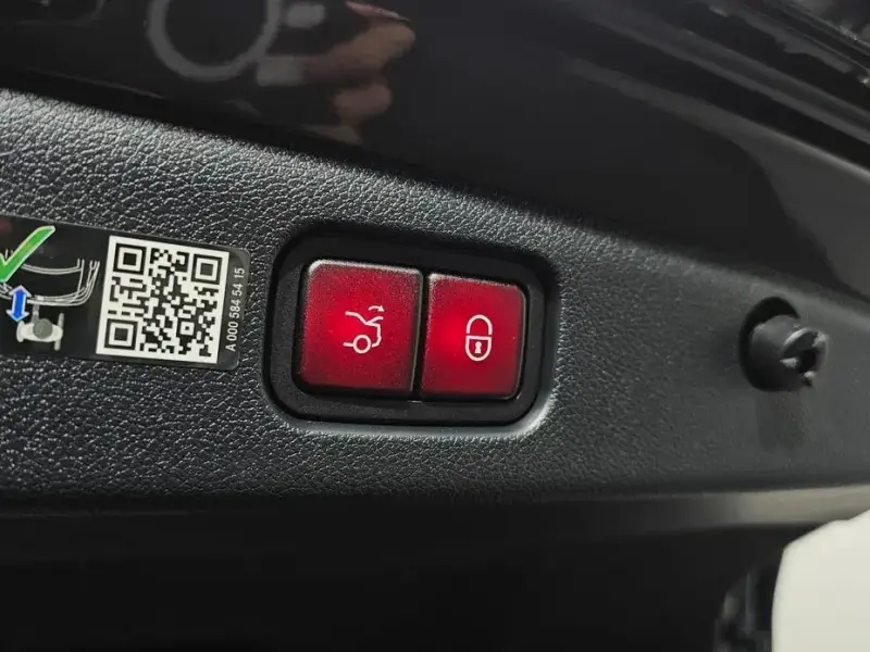2025 Mercedes-Benz E-Класс с пробегом 18 631 км