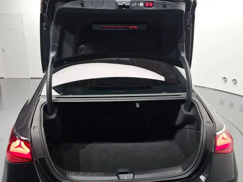 2025 Mercedes-Benz E-Класс с пробегом 18 631 км