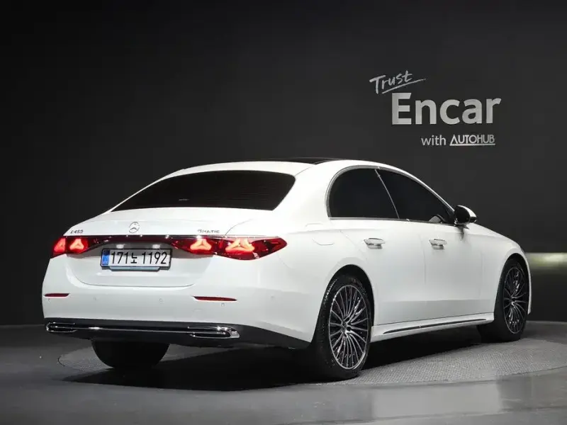 2024 Mercedes-Benz E-Класс с пробегом 27 349 км