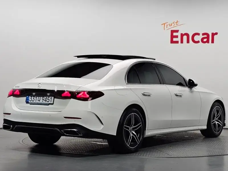 2025 Mercedes-Benz E-Класс с пробегом 12 132 км