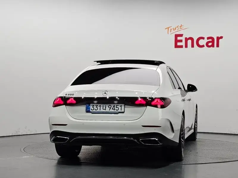 2025 Mercedes-Benz E-Класс с пробегом 12 132 км