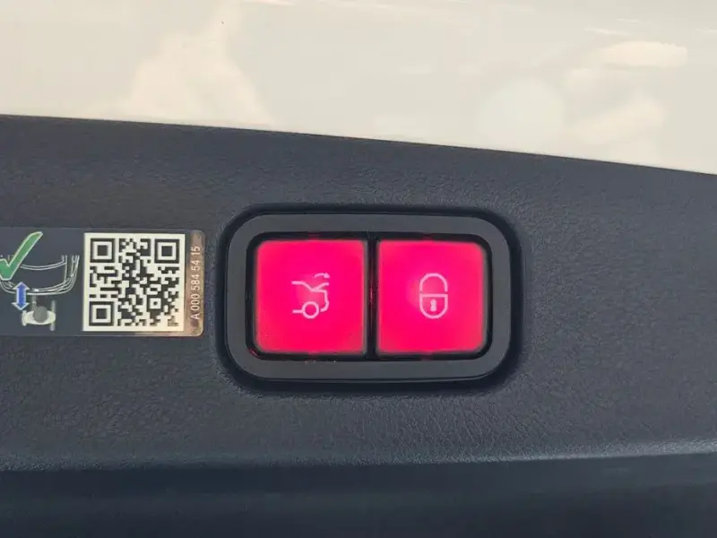 2024 Mercedes-Benz E-Класс с пробегом 27 349 км