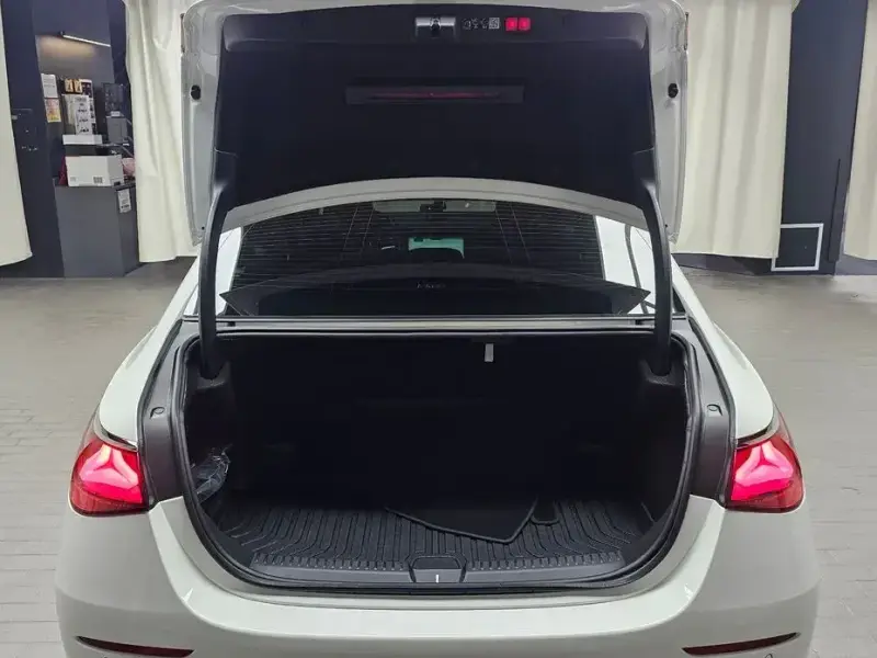 2024 Mercedes-Benz E-Класс с пробегом 27 349 км