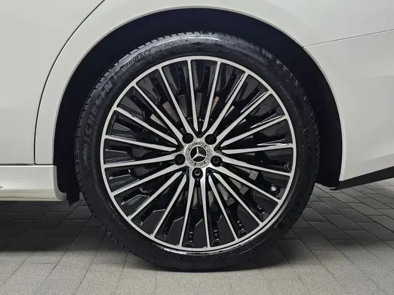 2024 Mercedes-Benz E-Класс с пробегом 27 349 км