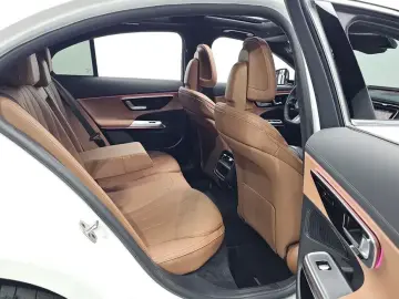 2025 Mercedes-Benz E-Класс с пробегом 12 132 км