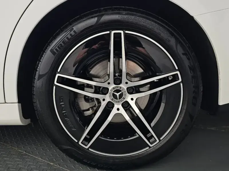 2025 Mercedes-Benz E-Класс с пробегом 12 132 км