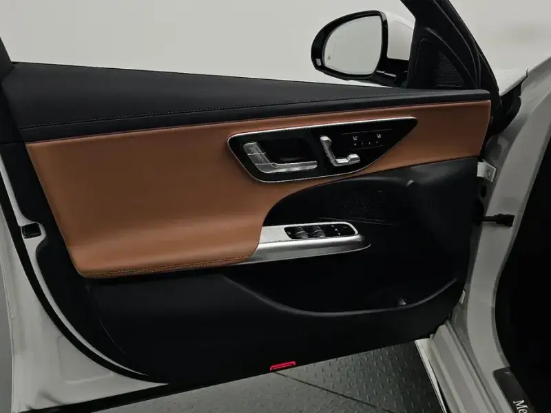 2025 Mercedes-Benz E-Класс с пробегом 12 132 км