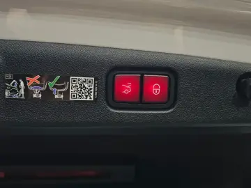 2025 Mercedes-Benz E-Класс с пробегом 12 132 км