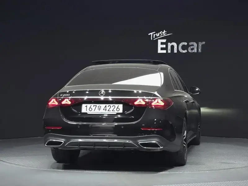 2025 Mercedes-Benz E-Класс с пробегом 8 075 км