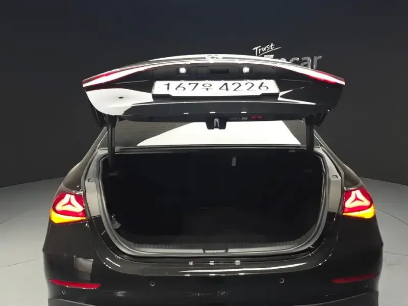 2025 Mercedes-Benz E-Класс с пробегом 8 075 км