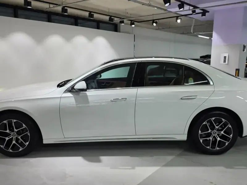 2026 Mercedes-Benz E-Класс с пробегом 1 142 км