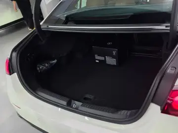 2026 Mercedes-Benz E-Класс с пробегом 3 175 км