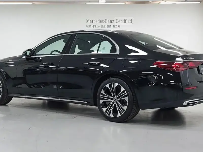 2025 Mercedes-Benz E-Класс с пробегом 9 721 км