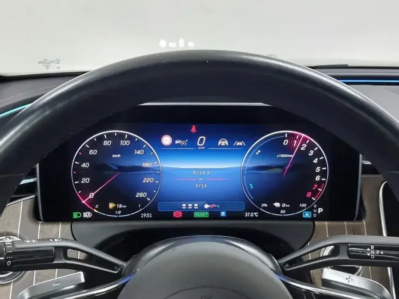 2025 Mercedes-Benz E-Класс с пробегом 9 721 км