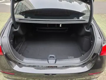 2024 Mercedes-Benz E-Класс с пробегом 10 799 км