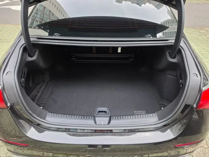 2024 Mercedes-Benz E-Класс с пробегом 10 799 км