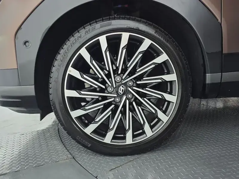 2024 Hyundai Santa Fe с пробегом 14 051 км