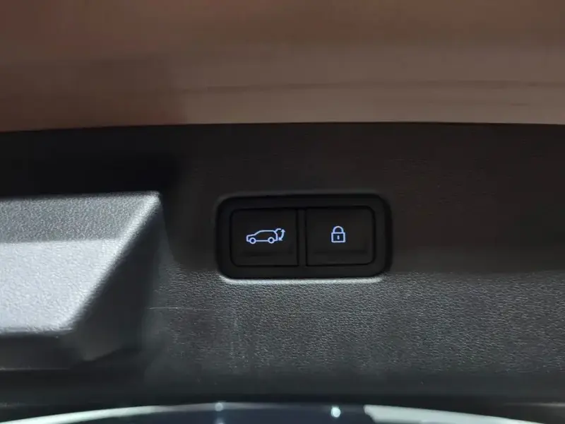 2024 Hyundai Santa Fe с пробегом 14 051 км