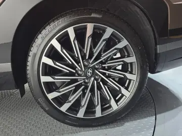 2024 Hyundai Santa Fe с пробегом 14 051 км