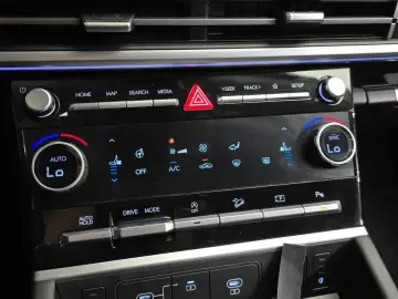2024 Hyundai Santa Fe с пробегом 14 051 км