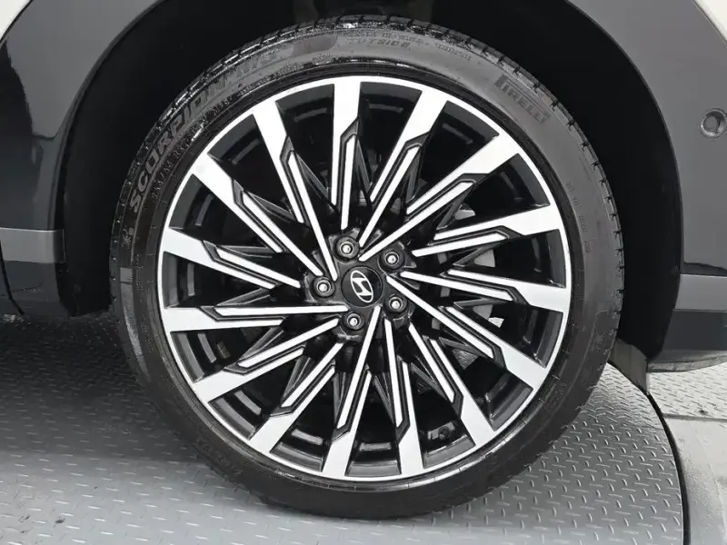 2023 Hyundai Santa Fe с пробегом 37 668 км