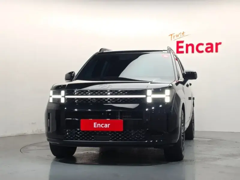 2025 Hyundai Santa Fe с пробегом 10 833 км