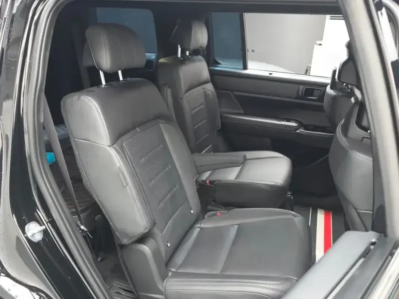 2025 Hyundai Santa Fe с пробегом 10 833 км