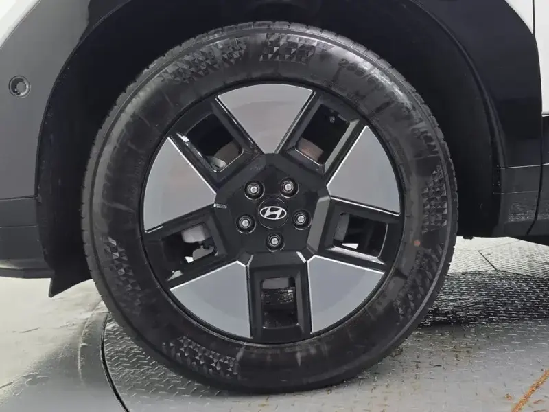 2024 Hyundai Santa Fe с пробегом 13 383 км