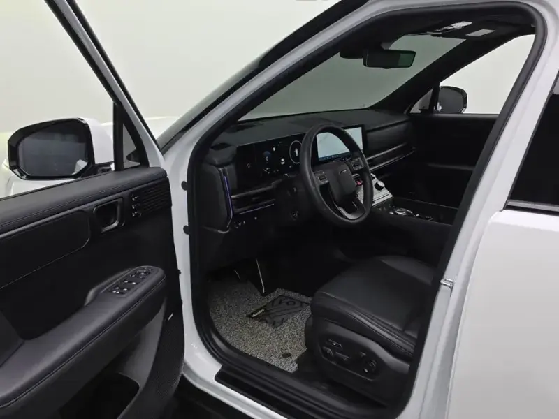 2024 Hyundai Santa Fe с пробегом 13 383 км