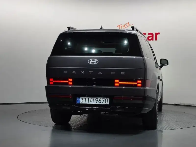 2023 Hyundai Santa Fe с пробегом 27 617 км