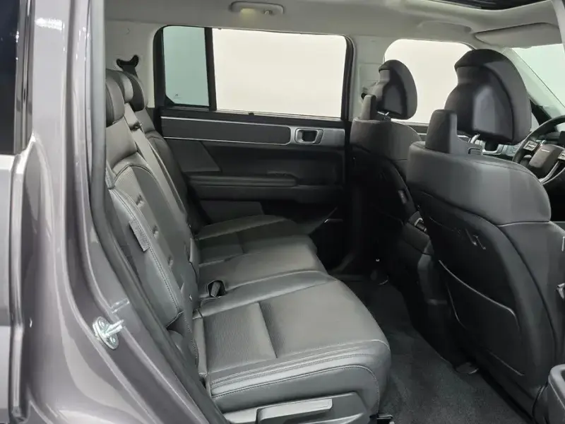 2023 Hyundai Santa Fe с пробегом 27 617 км