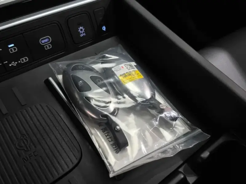 2023 Hyundai Santa Fe с пробегом 27 617 км